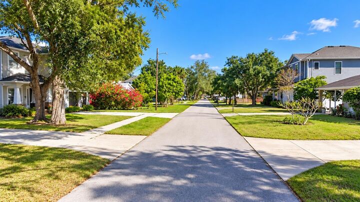 Property Photo:  3206 W Cherokee Avenue  FL 33611 