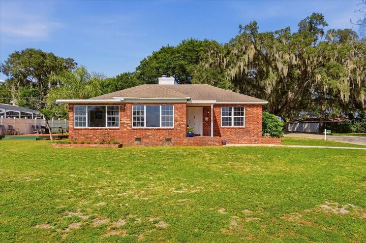 Property Photo:  1501 N Lake Howard Drive  FL 33881 