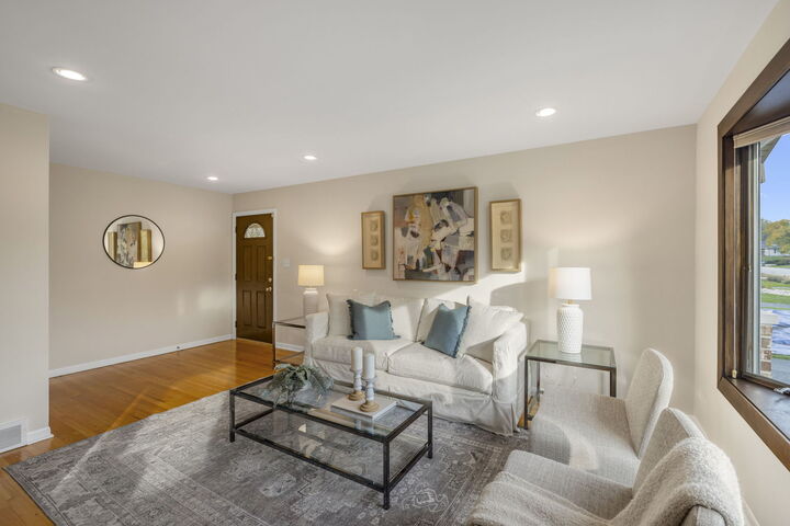 Property Photo:  5860 Virginia Avenue  IL 60514 