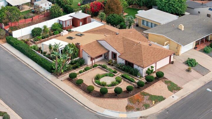 Property Photo:  2651 Arnott Street  CA 92110 