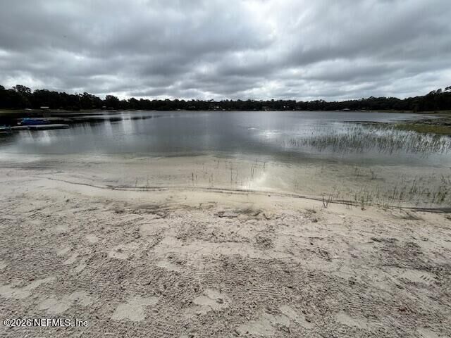 Property Photo: 7892 Breezy Point Road W FL 32666