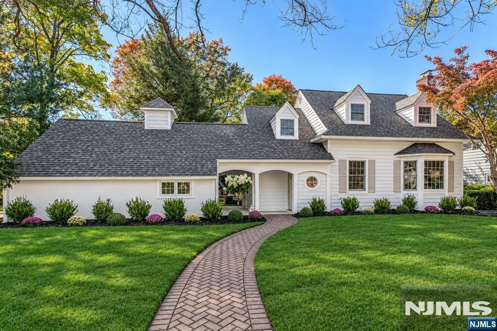 Property Photo:  85 Ferndale Avenue  NJ 07452 