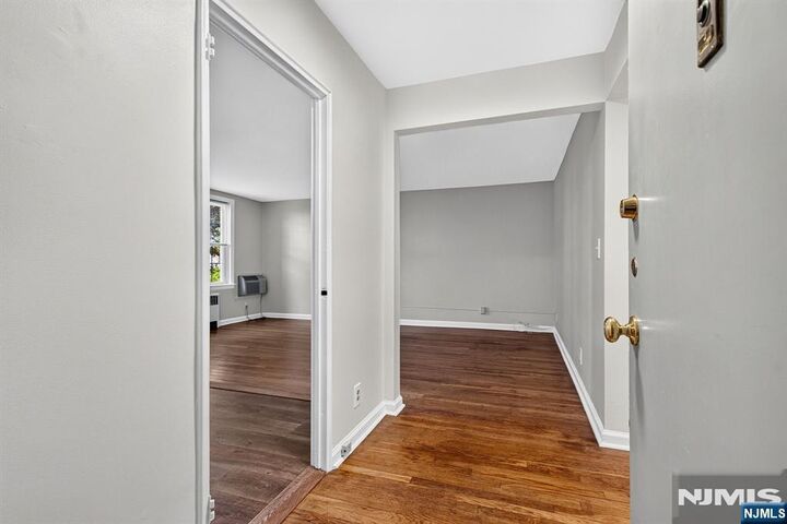 Property Photo:  101 Gates Avenue E4  NJ 07042 