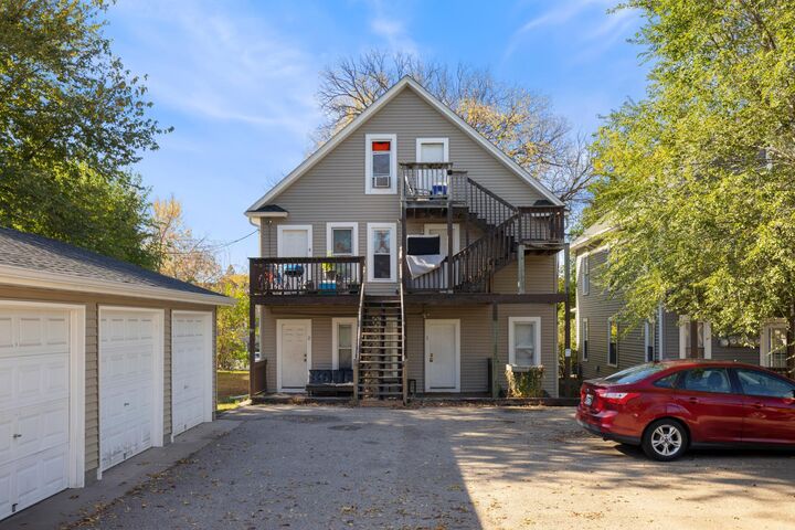 Property Photo: 2523 Lyndale Avenue S 3 MN 55405