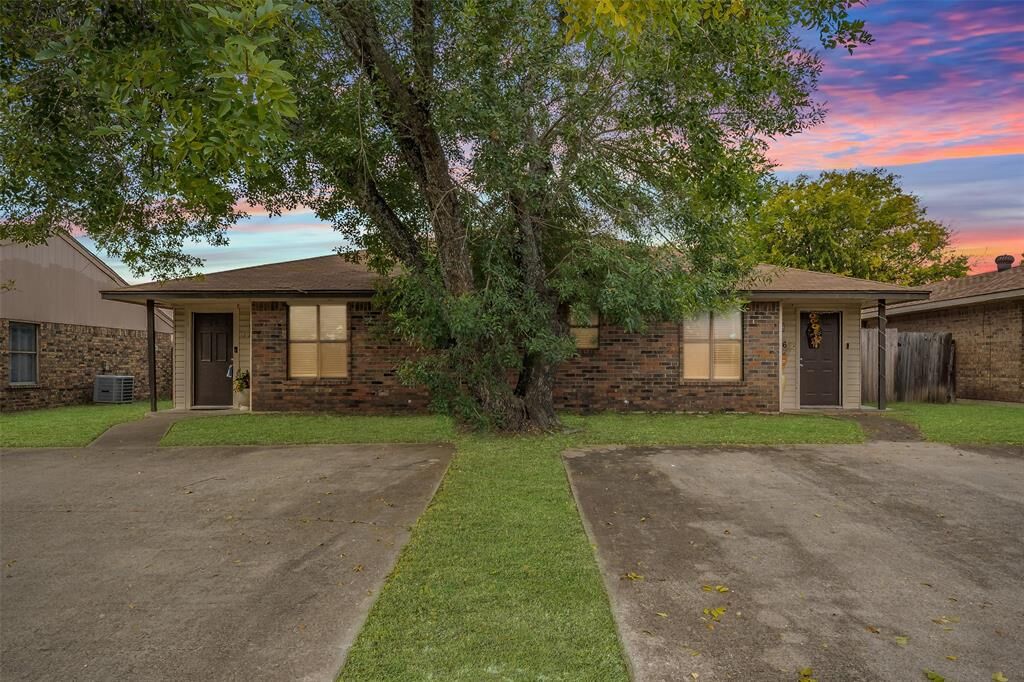 Property Photo:  1126 S Clark Road  TX 75104 