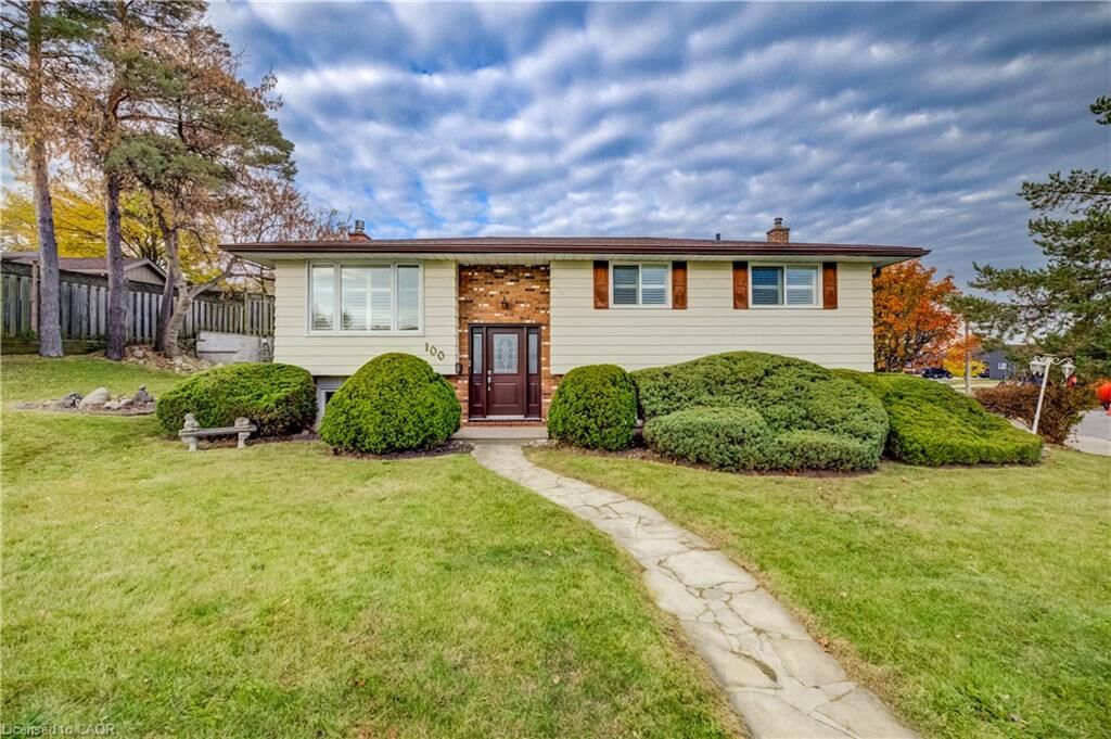 Property Photo:  100 Moffat Drive  ON N1R 6E4 