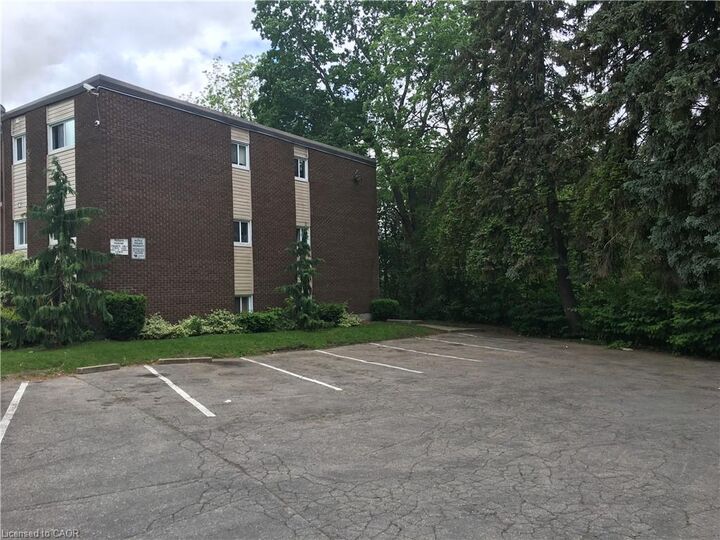 Property Photo:  154 Elgin Street N 3  ON N1R 5H8 