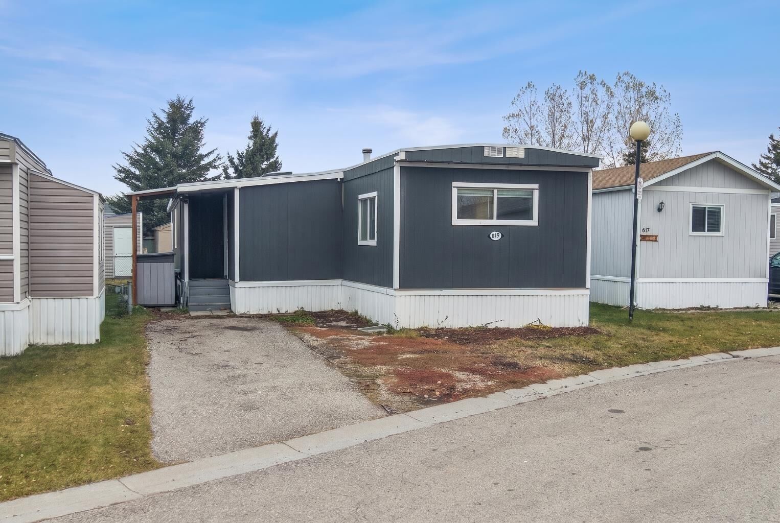 Property Photo:  1101 84 Street NE 819  AB T2A 7X2 