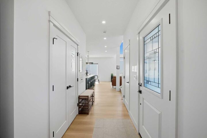 Property Photo:  404 Edgefield Point  AB T1P 2K6 