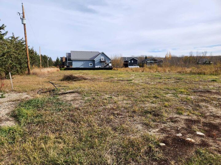 Property Photo:  602 Lakeshore Drive  SK S9V 2T0 