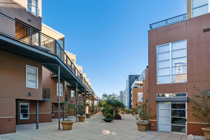 Property Photo:  25 Sierra Street W501  CA 94107 