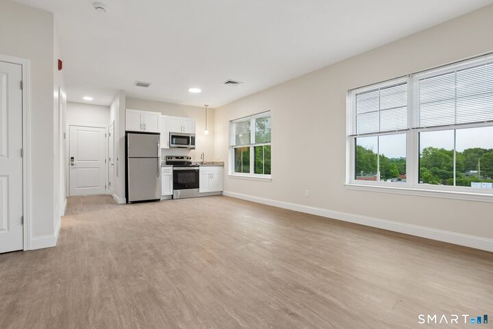 Property Photo:  55 Steele Boulevard 106  CT 06037 