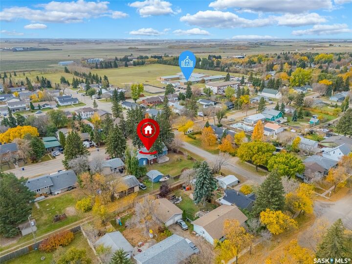 Property Photo:  401 2nd Street E  SK S0K 2L0 
