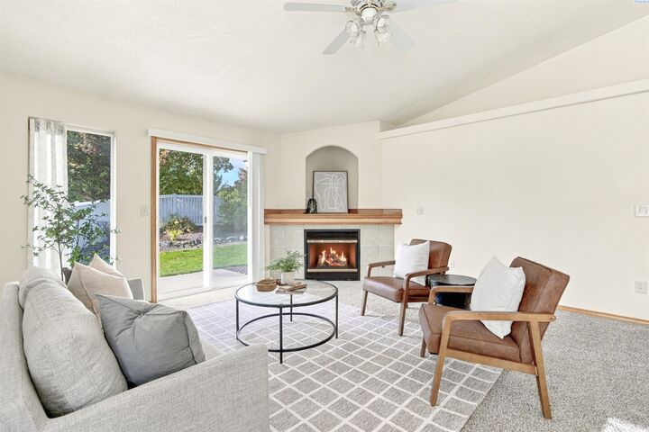 Property Photo:  1599 Foxglove Avenue  WA 99352 
