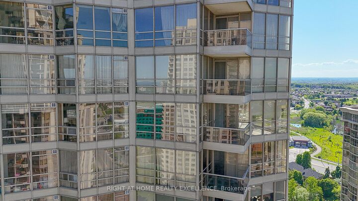 Property Photo:  45 Kingsbridge Garden Circle 2410  ON L5R 3K4 