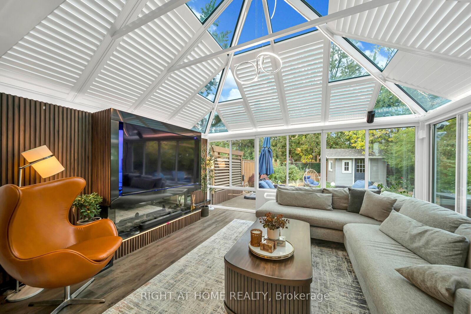 Property Photo:  630 Kilbirnie Place  ON L7L 2M4 