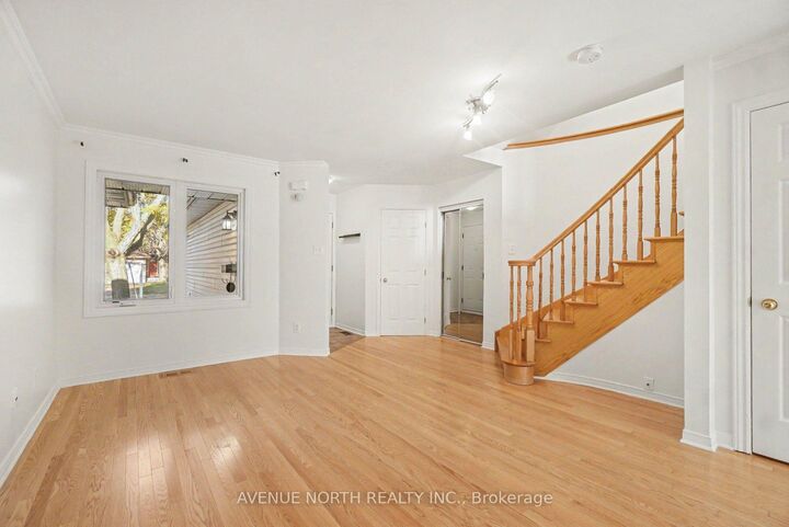 Property Photo:  82 Thornbury Crescent  ON K2G 6C3 