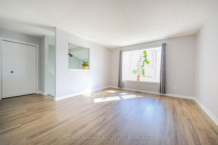 Property Photo: 21 Justina Court Main Floor ON L3C 7E4