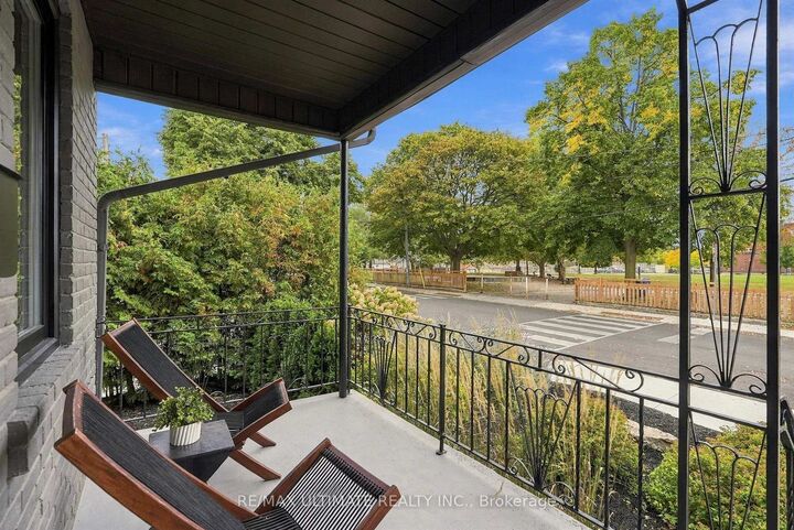 Property Photo:  90 Rowntree Avenue  ON M6N 1S2 