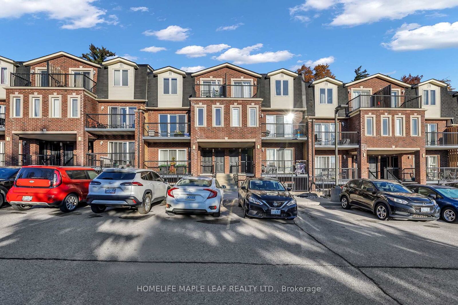 Property Photo:  45 Cedar Hill Crescent 3D  ON N2E 0A2 