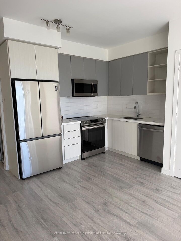 Property Photo: 4655 Metcalfe Avenue 501 ON L5M 0Z7