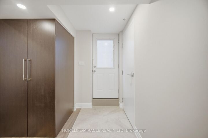 Property Photo:  3008 Britannia Road W Basement  ON L5M 6K2 