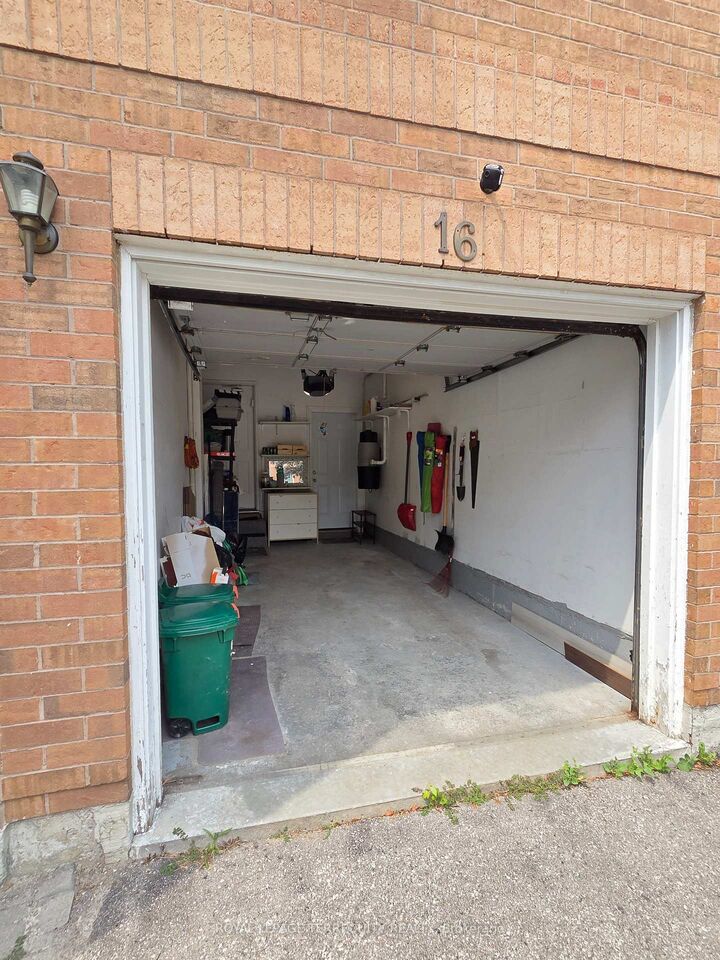 Property Photo: 16 Royal Chapin Crescent Bsmt ON L4S 1Z9