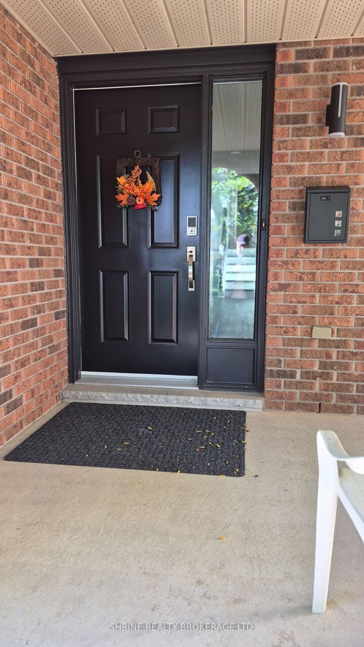 Property Photo: 152 Grenfell Crescent ON N5X 2R9