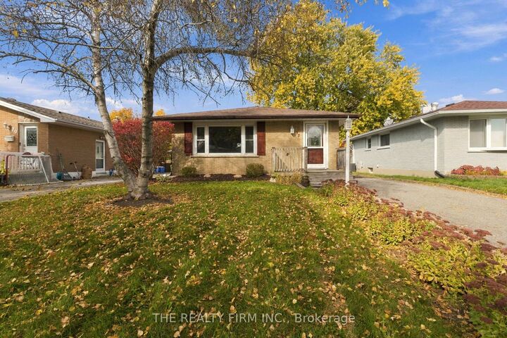 Property Photo: 77 Talavera Crescent ON N5V 1K7