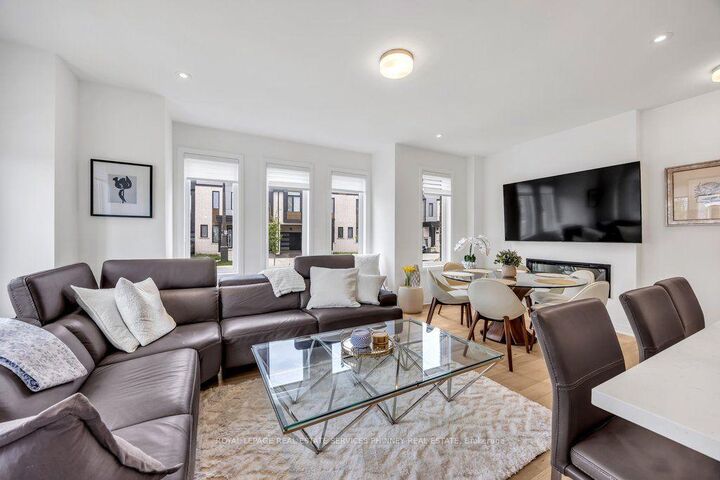 Property Photo: 9 Crown Gate ON L6M 0W8