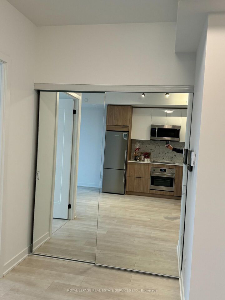 Property Photo:  5 Defries Street 3401  ON M5A 0W7 