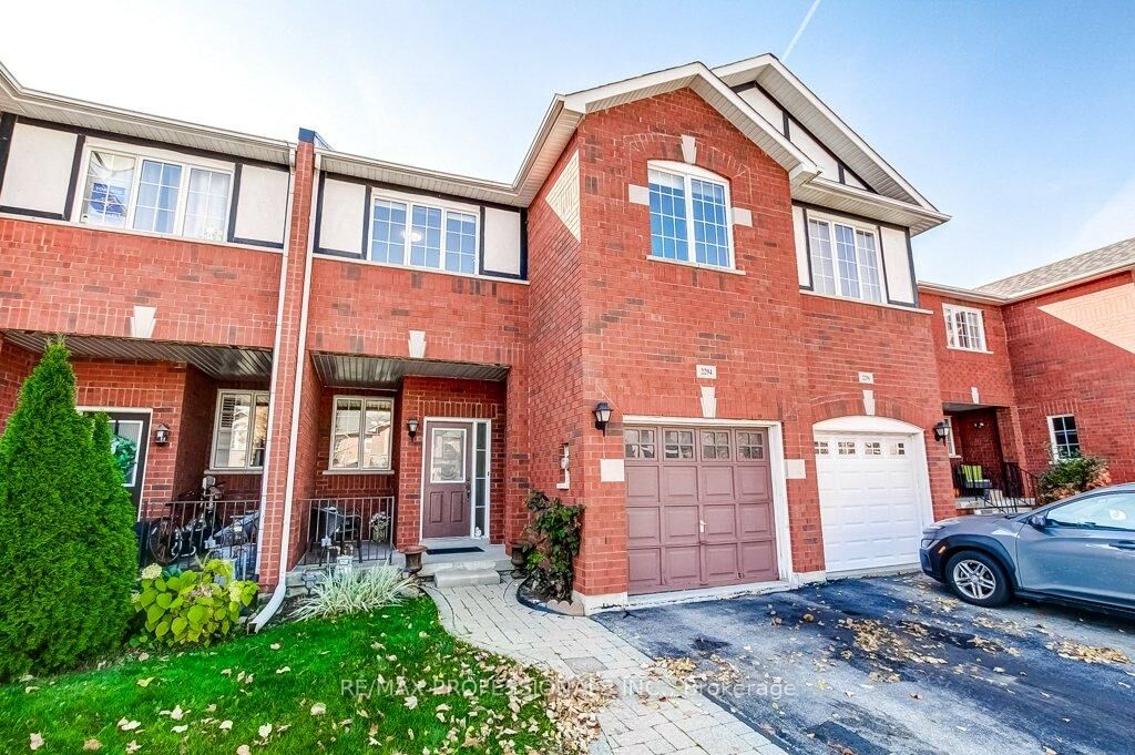 Property Photo: 2294 Newcastle Crescent ON L6M 4P5