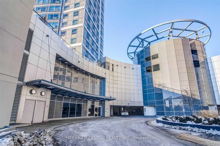 Property Photo:  36 Lee Centre Drive 2102  ON M1H 3K2 