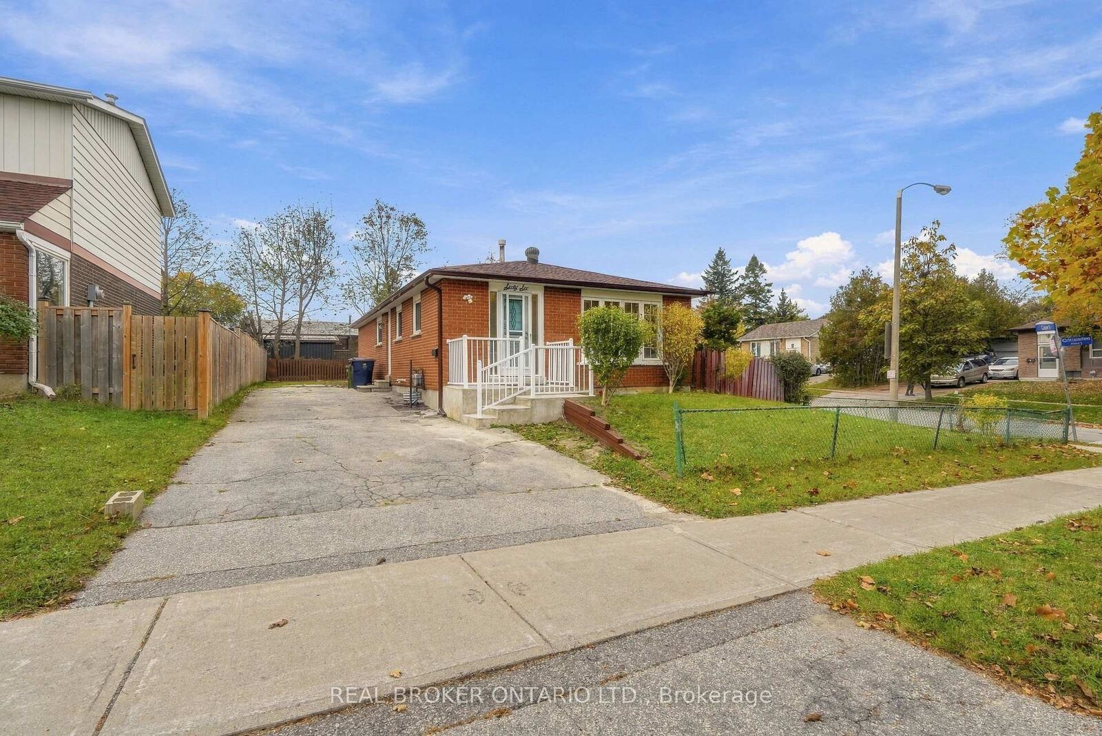 Property Photo: 66 Crow Trail ON M1B 1X7