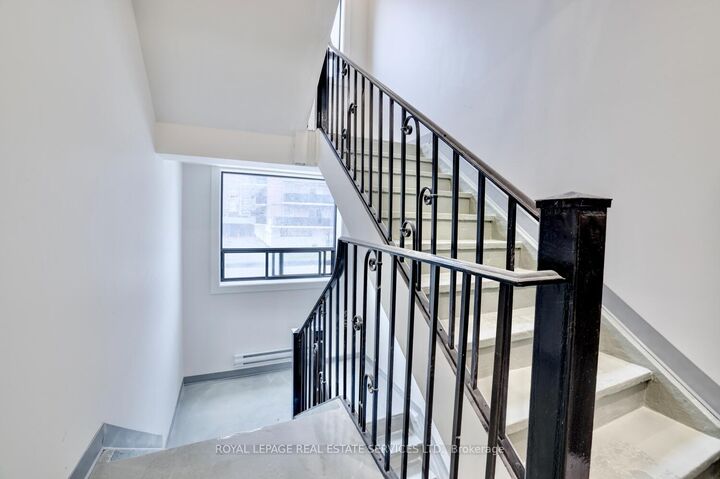 Property Photo:  20 Duke Street 21  ON L8P 1X1 