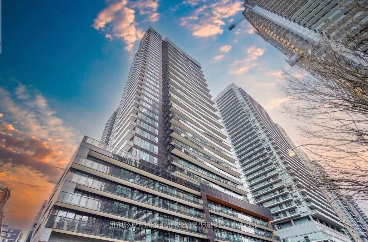 Property Photo: 117 Broadway Avenue 421 ON M4P 1V3