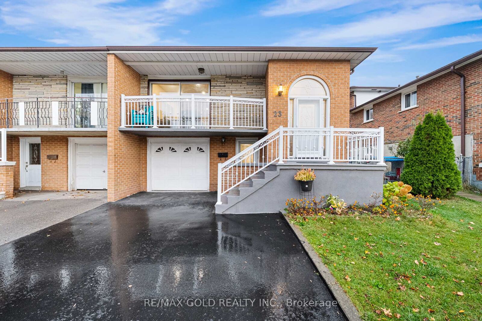 Property Photo:  23 Radford Drive  ON L6V 2Y8 