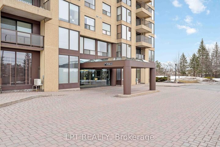 Property Photo:  545 St Laurent Boulevard 2806  ON K1K 4H9 