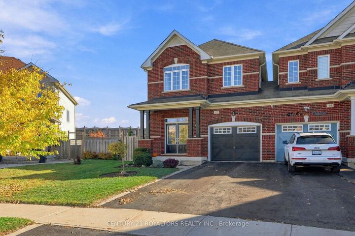 Property Photo:  42 Pearcey Crescent  ON L4N 7H6 