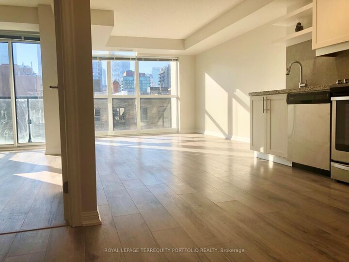 Property Photo: 400 Adelaide Street E 811 ON M5A 4S3
