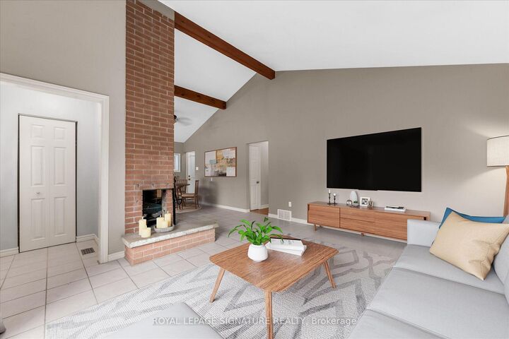 Property Photo: 38 Tewskbury Crescent ON N5V 2M8