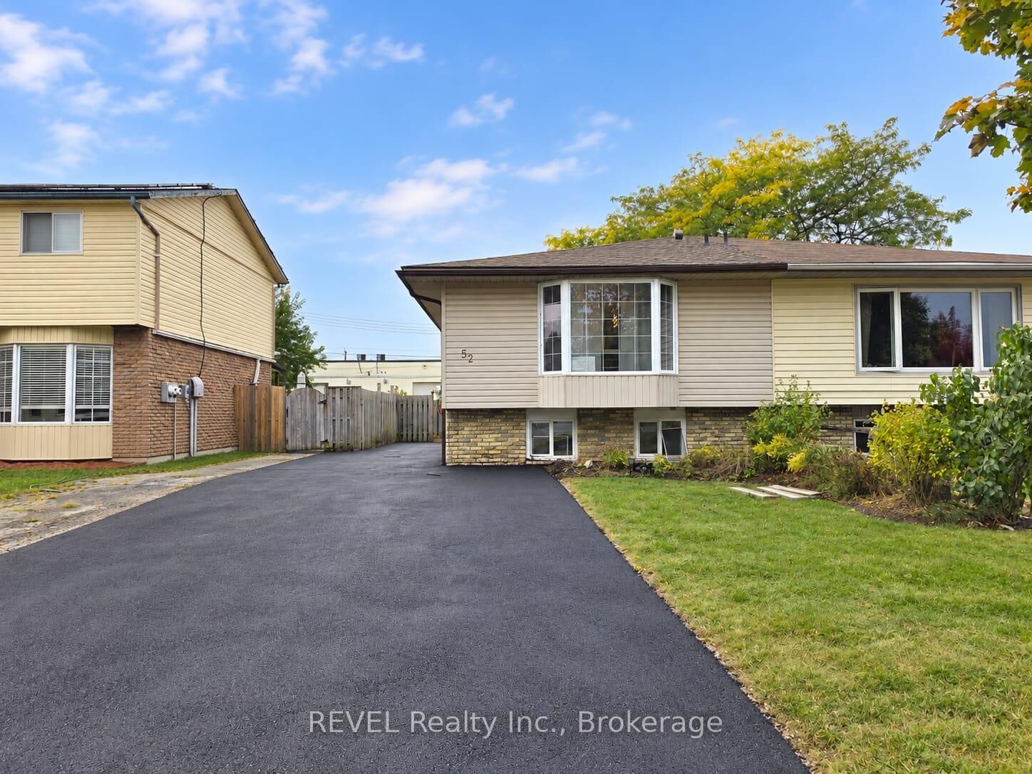 Property Photo: 52 Bula Drive Upper ON L2N 6R6