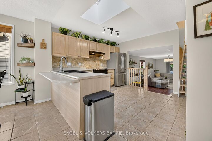 Property Photo: 40 Willow Drive ON L4N 8T2