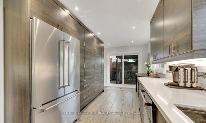 Property Photo: 107 Clayton Crescent ON L1C 4N9