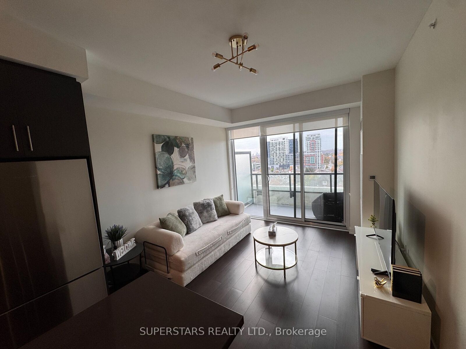 Property Photo: 85 Oneida Crescent 816 ON L4B 0H4