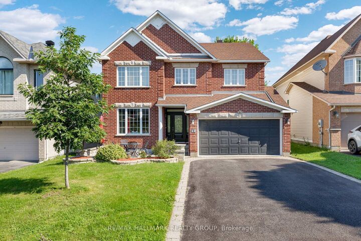 Property Photo:  42 Glenrill Place S  ON K2M 2T5 