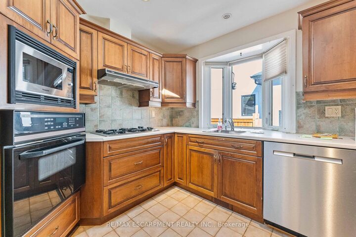 Property Photo:  1309 Warwick Avenue  ON L6L 2V8 