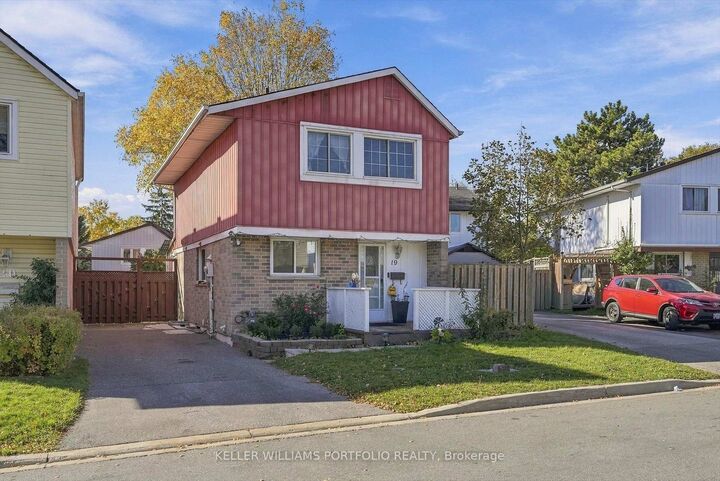 Property Photo:  19 Highland Trail  ON L6S 1P4 