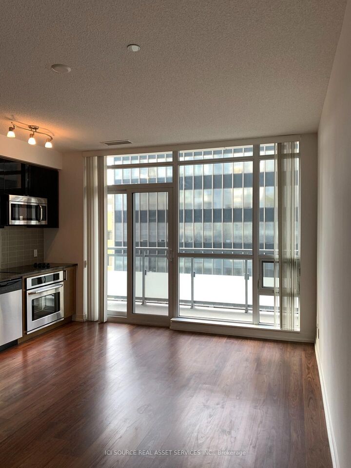 Property Photo:  89 Dunfield Avenue 708  ON M4S 0A4 
