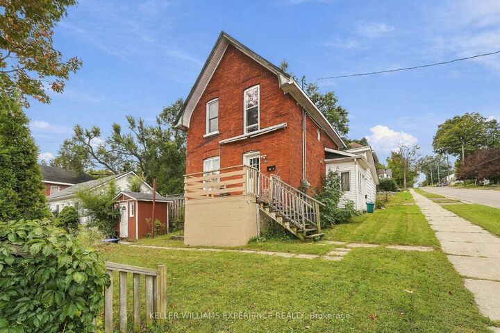 Property Photo: 154 Fifth Street ON L4R 3V9